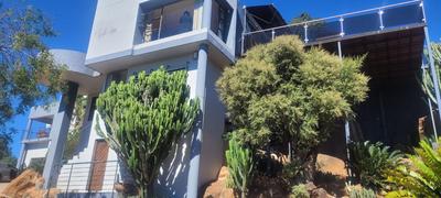 House For Sale in Glenvista, Johannesburg