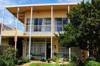 Townhouse For Sale in New Redruth, Alberton
