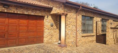 Cluster House For Sale in New Redruth, Alberton