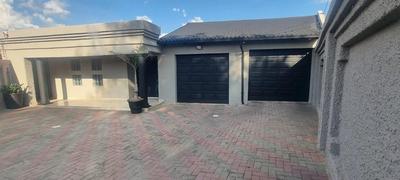 House For Sale in Elandspark, Johannesburg