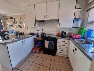 Townhouse For Sale in New Redruth, Alberton